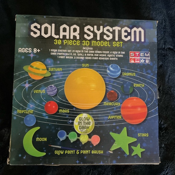 NEW Unopened Solar System 3D 30 Piece Model Set Glow In The Dark - Picture 2 of 4